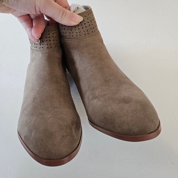 Violet & Red Jackson Lazer Cut Topline Bootie Taupe Women 9 Boho Western Neutral - Picture 3 of 9